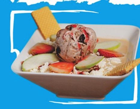 Ensalada con Queso y Helado